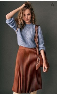 Dino Skirt, Paris Mode, Modest Clothing, Mode Inspo, 가을 패션, Looks Style, Mode Inspiration, Looks Vintage, Outfits Casuales