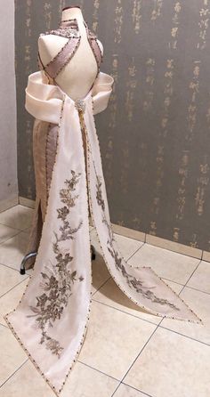 Sangjit Dress Modern, Cheongsam Sangjit, Chinese Style Wedding Dress, Summer Dresses Tutorial, Custom Bridal Dress, Cheongsam Wedding, Modern Qipao