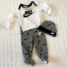 New Without Tags Nike 3 Month Set - Never Worn Nike Cotton Playtime Sets, Nike White Long Sleeve Set, Nike White Playtime Sets, Playful White Sets Suitable For All Genders, Playful White Unisex Sets, Playful Unisex White Sets, White Nike Playwear Sets, Nike White Sets For Spring, Baby Boy Clothes Nike