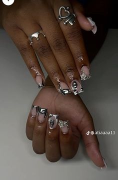 Short Chrome Duck Nails, Chrome Duck Nails, Scorpio Birthday Nails, Concert Nails, Trend Nails, Silver Nail Designs, Black Acrylic Nails