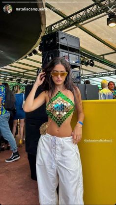 Best Concert Outfit Ideas That You’ll Love Europe Concert Outfit, Streetwear Fashion Festival, Festival Outfits Asian, Masc Coachella Outfit, Knitted Festival Outfit, Breakaway Music Festival Outfits, Ferxxo Outfits Mujer, Fun Festival Outfits, Govball Outfits