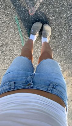 Boston Birks, Birkenstock Sandals Outfit, Camping Fits, Sandals Outfits, Go Viral On Tiktok, Outfit Style Inspiration, Free People Aesthetic, Viral On Tiktok, Winter Fit