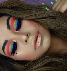 Hair Color Rainbow, Rainbow Tips, Rainbow Eyeshadow, Summer Eyes, 80s Makeup, Bright Eye Makeup, Awesome Makeup, Pride Makeup, Rainbow Makeup