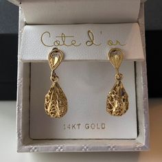 14 Karat Yellow Gold Filigree Dangling Earrings. These Are Stamped 14 K; See Photo. These Are About One Inch Long. Gold Filigree, Dangling Earrings, One Inch, Earrings Color, 14kt Gold, See Photo, Gold Earrings, Dangle Earrings, Jewelry Earrings