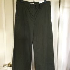 Never Worn, Loft Outlet Wide Leg Pants, Just Above The Ankle, Classic Olive Color. 4 Pockets. All Measurements In Pictures. Size 12. Discounted Shipping! Offers Welcome. Green Cotton Wide Leg Work Pants, Green Cotton Wide Leg Pants For Work, Relaxed Fit Cotton Capris For Work, Cotton Cropped Leg Capris For Work, Wide-leg Cotton Capris For Work, Cotton Workwear Capris With Cropped Legs, Cotton Workwear Capris, Workwear Ankle-length Cotton Capris, Wide-leg Capris For Workwear In Fall