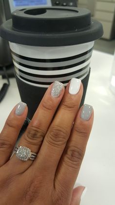 Classy ❇️ 💥 Winter Wedding Nails, Sparkle Nails, Colorful Nail Designs, Dipped Nails, Fall Nails, Love Nails, Holiday Nails, Nails Ideas