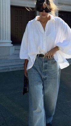 Transformation Fashion, Denim Shirt Outfit, Saturday Outfit, Color Combinations For Clothes, Personal Style Inspiration, Instagram White, Outfit Trends, Fashion Board