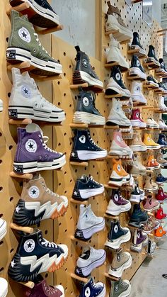 Converse Shoes Outfit, Converse Heels, Kasut Nike, Converse Platforms, Allstar Converse, Converse Collection, Cute Converse Shoes, Tenis Converse, Cute Converse