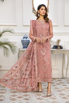 Pink Pakistani Embroidery Dress with Long Kameez Long Shalwar Kameez Designs, Long Pakistani Kurtis, Pink Pakistani Suit, Pink Shalwar Kameez, Pakistani Long Dresses, Eid Fits, Pakistani Embroidery, Akbar Aslam, Long Kameez