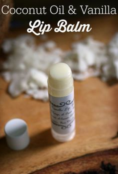 DIY Coconut Oil and Vanilla Lip Balm. Super effective and easy to make! Health Coconut Oil, Diy Lip Balm Recipes, Diy Coconut, Diy Coconut Oil, Vanilla Lip Balm, Lip Balm Containers, Lip Balm Recipes, Homemade Lip Balm, Diy Kosmetik