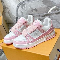 𝘧𝘰𝘭𝘭𝘰𝘸 𝘮𝘦 𝘧𝘰𝘳 𝘮𝘰𝘳𝘦 𝘤𝘰𝘯𝘵𝘦𝘯𝘵! Louis Vuitton Zapatos, Fendi Shoes Men, 47 Street, Dream Things, Louis Vuitton Pink, Nikes Girl