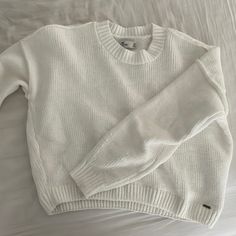 New Without Tags Cute Sweaters White, Holister Sweaters, Hollister Clothes, Bday Gifts, Baggy Sweaters, Winter Inspo, Hollister Sweater, White Knit Sweater, Sweat Set