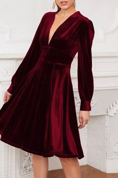 Material Pleuche Style Casual Pattern Type Solid Element Patchwork Neckline V Neck Silhouette Long Sleeve Sleeve Style Regular Sleeve Sleeve Length Long Sleeve Dresses Length Knee Length Fit Type Regular Type Solid Color Size(in) Bust Waist Dresses Length Sleeve Length S 34.6 28.3 36.6 24 M 36.2 29.9 37 24.4 L 37.8 31.5 37.4 24.8 XL 39.4 33.1 37.8 25.2 2XL 40.9 34.6 38.2 25.6 Size(cm) Bust Waist Dresses Length Sleeve Length S 88 72 93 61 M 92 76 94 62 L 96 80 95 63 XL 100 84 96 64 2XL 104 88 97 Midi Elegant Dress, Velvet Formal Dress, Velvet Evening Dress, Sleeves Clothing, Plunge Neckline, Deep Neckline, Evening Dresses Elegant, Luxury Dress, Flared Skirt