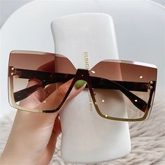 2022 Half Frame Square Sunglasses For Women Trendy Brand Design Gradient Sun Glasses Men Shades Luxury Branding Design, Shades Sunglasses, Rimless Sunglasses, Metal Sunglasses, Women Sunglasses, Oversized Sunglasses, Woman Fashion, Mode Vintage, Sunglasses Vintage