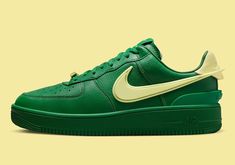 Size 11.5 - Nike Air Force 1 Low SP x AMBUSH Pine Green / Pale Yellow 2022 *Confirmed Order* * Will ship same or next business day once received. Proof of purchase included upon request. * Box occasionally may be damaged during shipment from retailer. Will open once received to verify correct shoe, size, no damage to shoes, and will repackage and ship immediately. Not responsible for any manufacturer defects or box damage from retailer. * Items are cross-listed and may end at any time if purchas Nike Air Force Men, Nike Set, Shoes Green, Nike Models, Nike Classic, Nike Pegasus, Nike Air Force 1 Low, Sneaker Games, Oregon Ducks