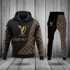 Louis Vuitton Hoodie Men, Lv Tracksuit, Men Designer Outfits, Men Swag Outfits, Men Hoodies Outfit Style, Louis Vuitton Hoodie, Branded Outfits, Hype Clothing, Outfit For Men