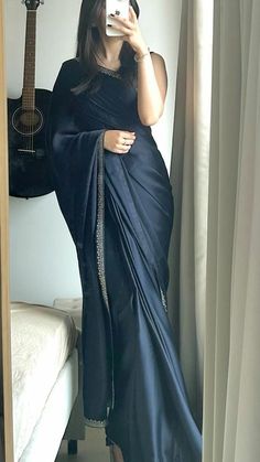 Casual Wear Sarees, Saree Mirror Selfie Poses, Saree Mirror Selfie, Wedding Guest Saree, Free Size Blouse, Simple Saree Designs, Fashionable Saree Blouse Designs