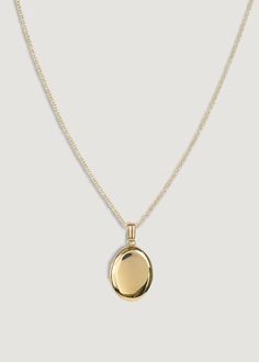 Maison Oval Locket Necklace I 14k Gold - Kinn Oval Locket Necklace, Gold Inspiration, Necklace Stack, Fall Rings, Figaro Chain Necklace, Oval Locket, Photo Dimensions, Moment In Time, Baroque Pearl Necklace