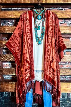 Luxe kimono - Featuring a velvet floral print design and fringe hem. Throw-on over anything, this kimono is the perfect addition to any outfit! One Size will fit up to 4X 100% Polyester Hand Wash Cold Wash Loose Fitting (runs big) APPROX. W 40.5" x L 37" + 4" tassel Slip & Jewelry sold separately Boho Kimono Outfit, Look Hippie Chic, Dress Extender, Look Boho Chic, Kimono Outfit, Mode Hippie, Velvet Kimono, Look Plus Size, Velvet Burnout