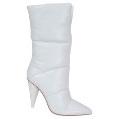 100% authentic Off-White x Jimmy Choo 'Sara' collaboration for Spring/Summer 2018 in white padded and quilted lambskin. The design has a futuristic feel, raised by a conical heel and finished with a pointed toe. The leather boots offer a perfect blend of the two brands. Brand new but show some glue stains on the left boots on the side. Measurements Imprinted Size 37 Shoe Size 37 Inside Sole 24cm (9.4in) Width 7.5cm (2.9in) Heel 10cm (3.9in) Shaft 23cm (9in) All our listings include only the list White Clothes, White Quilt, Shoes White, Designer Heels, Quilted Leather, White Outfits, Primavera Estate, Jimmy Choo, Leather Boots