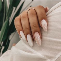 White Almond Nails, Milky Nails, Nails Now, Neutral Nails, Elegant Nails, Classy Nails