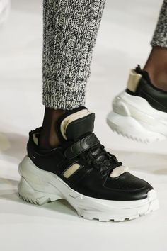 Maison Margiela Fall 2018 Ready-to-Wear Collection | EXCELSIORBLOG Approved footwear files.   #nycstyle #footwear #excelsiorstudios #fashion #vogue Camille Hurel, Cute Casual Shoes, Bouchra Jarrar, Shoes Fall, Cheap Shoes Online, Fashion Shoes Sneakers, Shoes Teen, Shoes Sport, Women Shoes Online