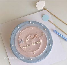 Cute Simple Gender Reveal Cake, Birthday Gender Reveal Cake, Gender Reveal Lunchbox Cake, Small Gender Reveal Cake Simple, Desserts Gender Reveal, Gender Reveal Bento Cake Ideas, Mini Cake Gender Reveal, Gender Reveal Birthday Cake, Dessert Gender Reveal Ideas