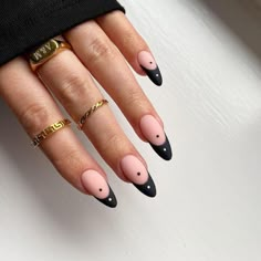 Black And White Minimalist Nails, Black Designs Nails, Black On Black Nails, Edgy Nail Ideas, Black Almond Nails Designs, Almond Black Nails, Black And White Nails Ideas, Yin And Yang Nails, Yin Yang Nail Art