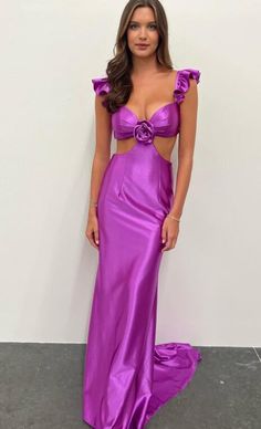 Formal Dresses With Boning For Prom Season, Glamorous Formal Evening Dress With Boning, Purple Evening Dress For Prom, Purple Prom Evening Dress, Prom Evening Dress With Boning, Prom Season Evening Dress With Boning, Boning Evening Dress For Prom Season, Party Evening Dress With Fitted Bodice And Boning, Floor-length Evening Dress With Boning For Gala