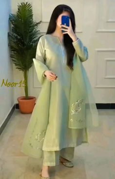 Pista Green Suit, Clothing Pattern Design, Pista Green, Pakistani Suit, Pretty Quinceanera Dresses, A Line Kurta, Suits Design, Green Suit