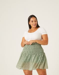 Curve Smocked Waist Floral Skirt Plus Size Bottoms Green 1XL -2020AVE Tiered Mini Skirt Outfit, Midi Skirt Outfits Summer, Comfy Spring Outfits, Summer Mini Skirt, Skirt Outfit Summer, Mini Skirt Summer, Skirt Outfits Summer, Smocked Skirt, Midi Skirt Outfit