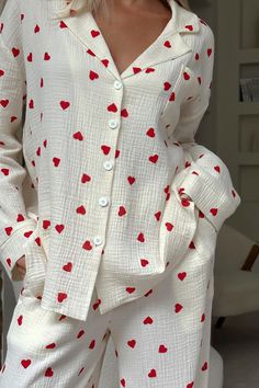 Fit: Regular fit. Detail: Heart print. Lapel. Button down. Two-piece outfit. Material: 100% Cotton. Care： Machine washes cold, tumble dry low. Color may be lighter or darker due to the different displays. Cute Aesthetic Pajamas, Nightsuits For Women, Cute Pjs Aesthetic, Pijama Aesthetic, Pjs Ideas, Heart Pj Set, Pyjamas Aesthetic, Pj Aesthetic, Aesthetic Pajama