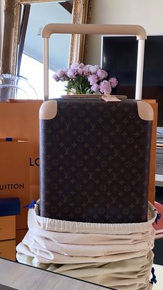 Lv Suitcase Louis Vuitton, Luis Viton, Lui Viton Bag, Bolsa Luis Viton, Lui Viton, Wealthy Lifestyle Luxury