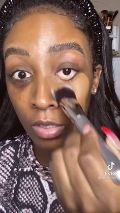 Everyone on TikTok is going wild for KVD Beauty's relaunched Good Apple Skin-Perfecting Foundation Balm. Here's why it's so good and where to buy it. Foundation For Dark Skin Tones, Smooth Makeup Look, How To Blend Makeup, Soft Dark Makeup, Makeup Looks For Black Women, Tutorial Make Up Natural, Foundation Balm, Foundation Tutorials, Apple Extract