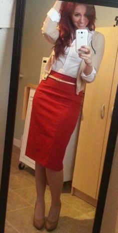 Office Skirt Outfit, Red Skirt Outfits, Pencil Skirt Tutorial, Hobble Skirt, Pencil Skirt Casual, Skirt Images, Red Pencil Skirt