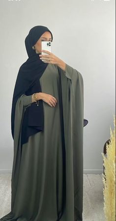 Hijab Fashion Abaya, Modest Abaya Aesthetic, Hijab Abaya Outfits, Hijabi Party Outfit, Aesthetic Abayas, Cute Abayas, Muslimah Fashion Outfits Casual, Abayas Aesthetic, Casual Abaya Outfits