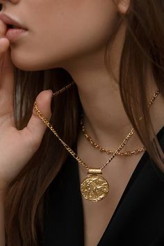 22kt gold plated, sterling silver based carved pisces zodiac pendant chain link necklace. - Aza Fashions Pebble Ring, Zodiac Pendant Necklace, Jewellery Necklaces, Necklaces Gold, Zodiac Pendant, Gold Jewelry Necklace, Zodiac Capricorn, Virgo Zodiac, Zodiac Necklaces