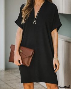 OliviaMark - Relaxed Fit Apparel: A chic solution for an effortless charm Best Bobs, Loose Mini Dress, Loose Midi Dress, Western Clothing, Half Sleeve Dresses, Solid Color Dress, Maxi Robes, Straight Dress, Fit Dress