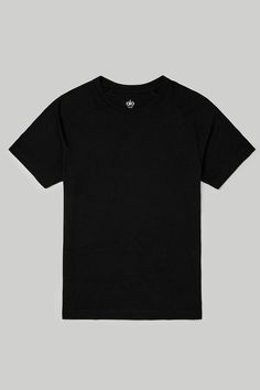 A short-sleeve staple, the Triumph Raglan Tee is soft enough to wear all day, every day. A slim, relaxed fit and classic crew neck make it the most versatile piece in your closet. Essential Black Crew Neck T-shirt, Classic Short Sleeve T-shirt For Everyday, Black Relaxed Fit Essential T-shirt, Casual Solid Color Tops By Alo Yoga, Casual Alo Yoga Tops, Black Minimalist Crew Neck T-shirt, Essential Black Short Sleeve T-shirt, Black Short Sleeve Essential Top, Essential Black Short Sleeve Tops