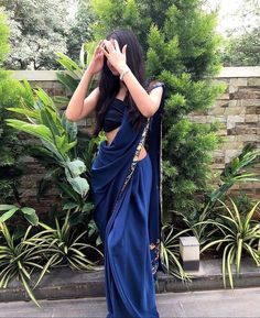 Sarii Poses Photo, Farewell Couple Pictures, Farewell Saree, Farewell Sarees, Indian Dress Up, Indian Sari Dress, Traditional Blouse Designs