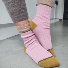 Fun from the feet up, look and feel great in these expertly knitted soft organic cotton ribbed ankle socks. These chunky ribbed socks are made to last and keep you in comfort The design features a block of dusky pink framed with a copper cuff and lime green heels and toes. Designed at Catherine's East London studio and ethically produced from soft-spun organic cotton in Portugal. Contains 80% organic cotton, 15 % polyamide, and 5% elastane for added durability and fit. Our socks are knitted on a Roots Socks, Handmade Comfortable Pink Socks, Lime Green Heels, Stone Knits Socks, Fitted Multicolor Cotton Socks, Ribbed Socks, Cycling Socks, Green Heels, Pink Frames