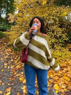 Chunky Knit Sweaters Big Striped Sweater Outfit, Fall Outfits Cute Casual, Fall Outfits Bigger Women, Aesthetic Sweaters Vintage, Mom Casual Outfits, Indie Fall Outfits, Big Sweater Outfit, Jeans Skirt Outfit, Striped Oversized Sweater