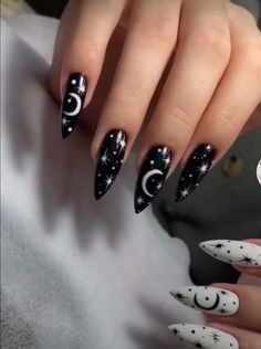 Moon Themed Nails, Bonnaroo Nails, Vamp Nails, Scary Nails, Deep Red Nails, Daily Nails, Stiletto Nail Art