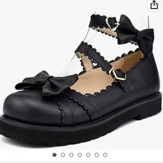 Nwot Size8.5 Shoes With Bows, Mary Jane Shoes Black, Mary Janes Shoes, Goth Shoes, Leather Loafers Women, Patent Leather Ballet Flats, Kawaii Goth, Classy Shoes, Platform Mary Janes