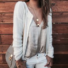 http://sincerelyjules.com/new-in-lily-camisole/ Cardigan Jeans, Mode Casual, Cooler Look, Cardigan Outfits, Warm Outfits, Date Outfits, Moon Necklace, Fashion Mode, Looks Style