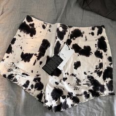 Black And White Tie-Dye Brand New Jean Shorts Edgy Shorts For Summer Day Out, Edgy Summer Shorts For Day Out, Casual Cow Print Bottoms For Summer, Forever 21 Black Summer Bottoms, Stretchy Jean Shorts, Denim Paper, Forever 21 Jeans, Ripped Jean Shorts, Stretch Denim Shorts