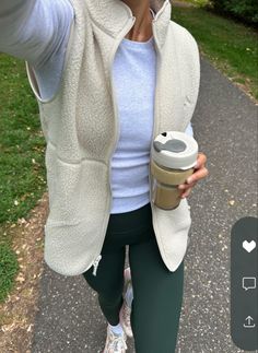 Fabulous Style, Active Outfits, Granola Girl, Athleisure Outfits, Athletic Outfits, Hiking Outfit, Outfit Inspo Fall, Puffer Vest, Fall Winter Outfits