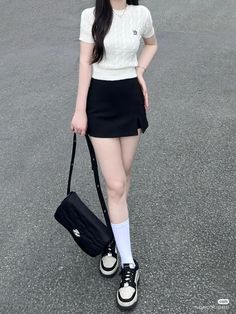 Minimalist Korean Outfit, Look Short Jeans, Outfit Korean, Outfits Dress