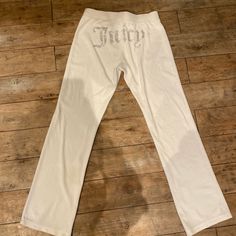 White Y2k Juicy Pants No Stains Worn Once Nwot Size Medium White Y2k Pants, White Cotton Y2k Style Pants, White Stretch Y2k Bottoms, Juicy Pants, Juicy Couture Track Suit Y2k, Juicy Sweatpants, White Juicy Couture Pants, Cream Sweatpants, 2000 Juicy Couture Tracksuit