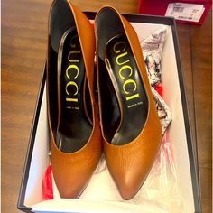 Gucci 3 1/2 Heeled Pump !!Size 40/9 Chic Brown Calf Leather Heels, Chic Gucci Heels For Office, Chic Brown Heels With Leather Sole, Designer Brown Heels For Office, Gucci Almond Toe Heels For Office, Luxury Brown Almond Toe Court Shoes, Gucci Heels With Padded Heel And Pointed Toe, Gucci Pointed Toe Heels For Work, Gucci Pointed Toe Heels For Office